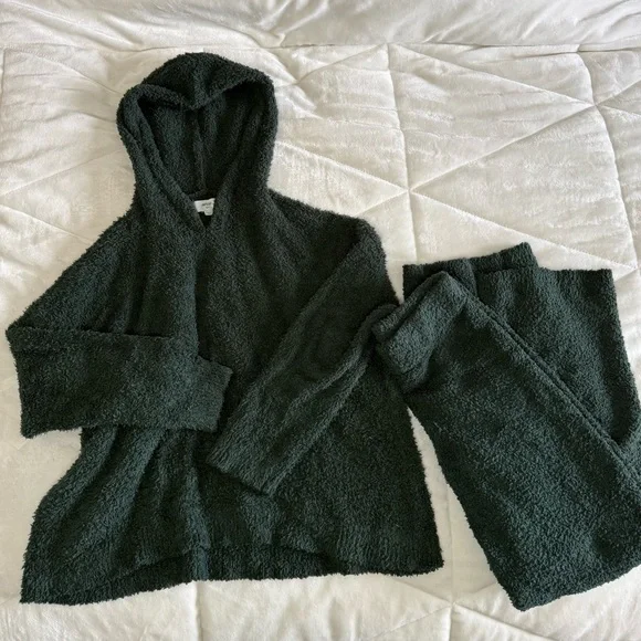 American Eagle Fuzzy Marshmallow Sherpa Pullover Lounge Sweatshirt and Pants Set - Picture 7 of 10